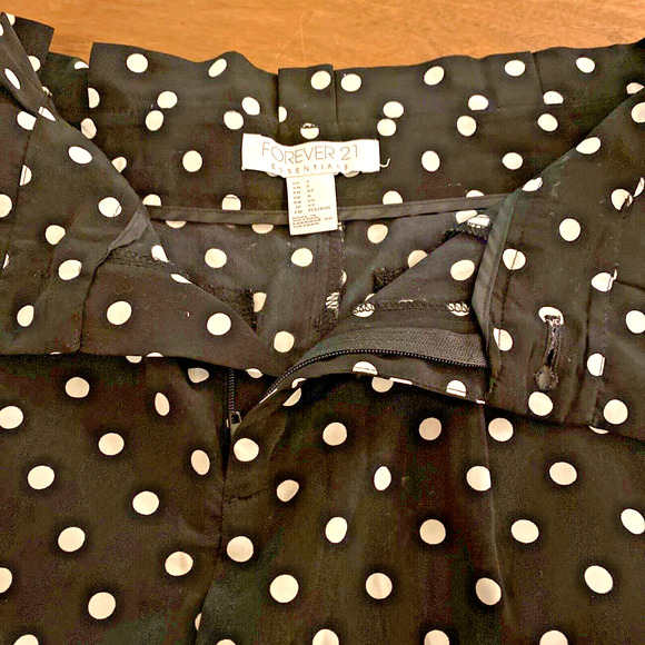 Forever 21 Essentials Size 2 Black & White Polka Dot Shorts Paper Bag Waist - Picture 4 of 6